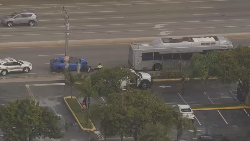 10 bus passengers taken to hospital after crash in Tamarac