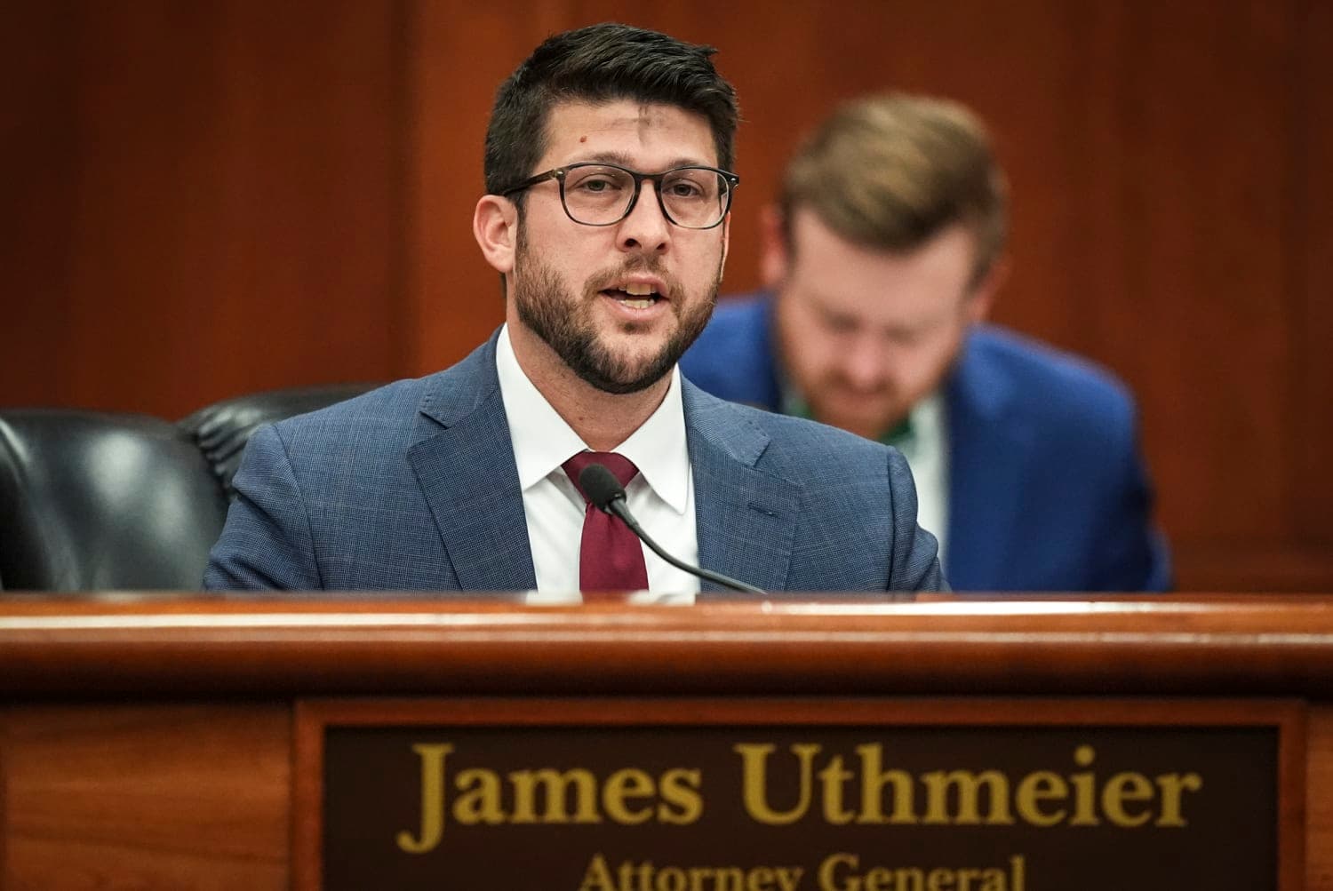 Florida AG pushes felony charges for sophisticated phone and text scams