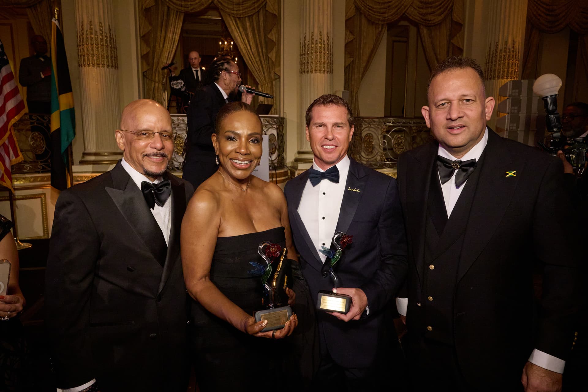 AFJ Hummingbird Gala raises more than US$900,000, honors Adam Stewart and Sheryl Lee Ralph