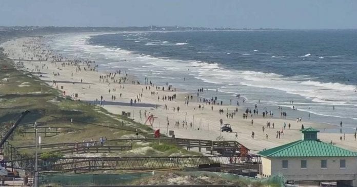 Beaches Reopen In Florida As the State Records Highest 24-Hour COVID-19 ...