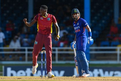 Shai Hope’s brilliance undone by lion-hearted Axar 