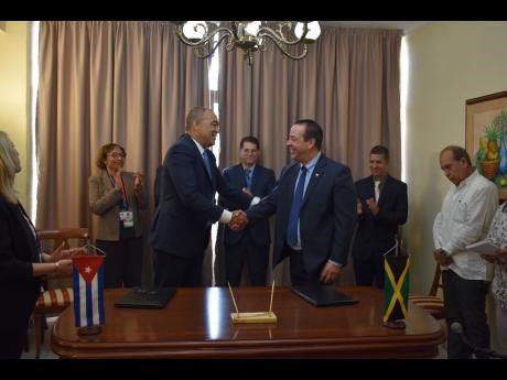 Cuba, Jamaica to maintain cooperation for Jamaica’s healthcare system