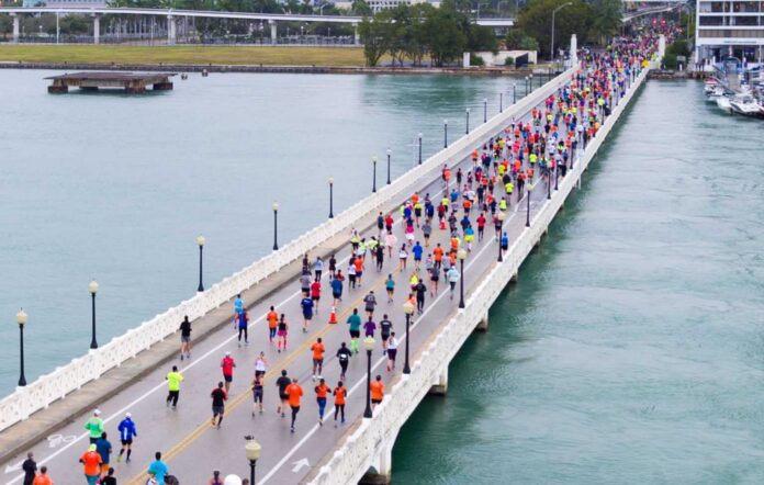 Thousands compete in Miami Marathon 2025