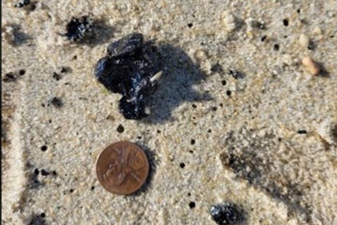 South Florida Beaches reopen after tar balls wash ashore